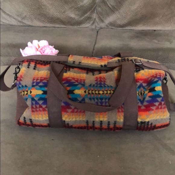 Pendleton Duffle - Picture 3 of 4